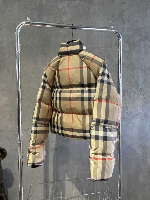 バーバリー服コピー  2023新品大人気NO.1  BURBERRY  バーバリー服0066