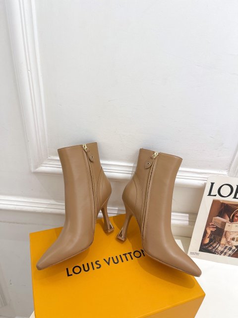ルイヴィトン靴コピー   2023新品大人気NO.1  Louis Vuitton ルイヴィトン靴0433