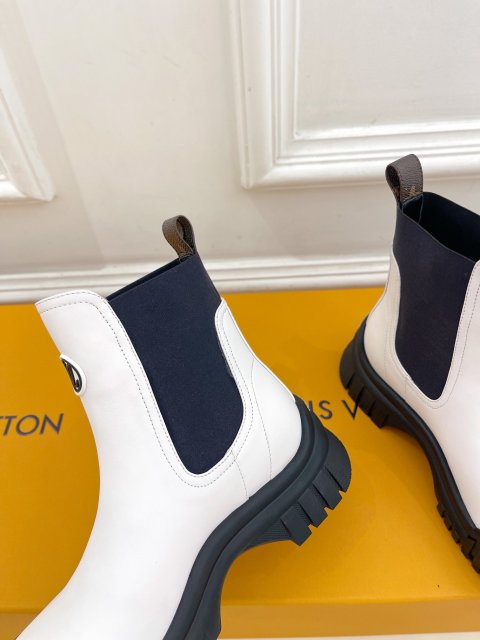 ルイヴィトン靴コピー   定番人気2023新品  Louis Vuitton ルイヴィトン靴0442