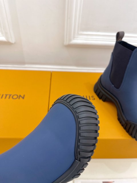 ルイヴィトン靴コピー   定番人気2023新品  Louis Vuitton ルイヴィトン靴0443