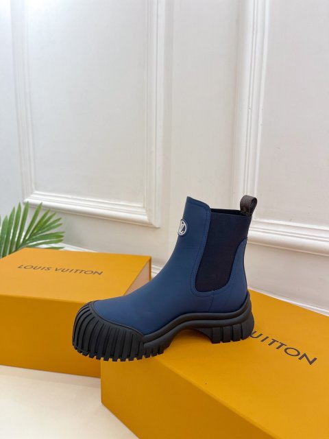 ルイヴィトン靴コピー   定番人気2023新品  Louis Vuitton ルイヴィトン靴0443