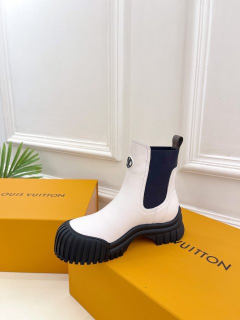 ルイヴィトン靴コピー   定番人気2023新品  Louis Vuitton ルイヴィトン靴0442