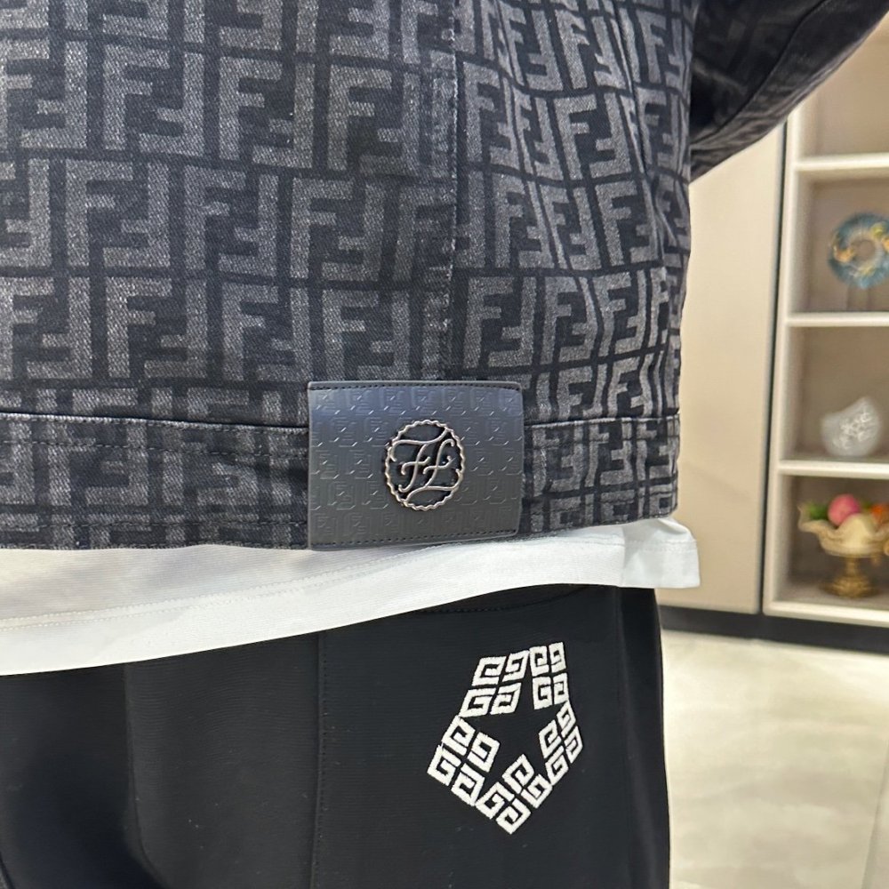 フェンディ服コピー     2023SS新作通販    FENDI フェンディ服0068