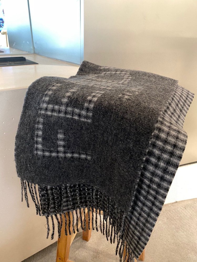 フェンディマフラーコピー 男女兼用  大人気2023新品  FENDI フェンディマフラー0036
