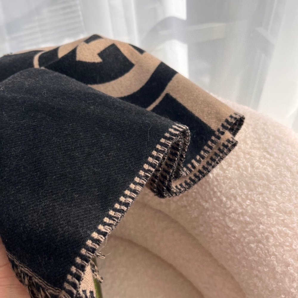 グッチマフラーコピー  2023新品大人気NO.1  GUCCI グッチマフラー0074
