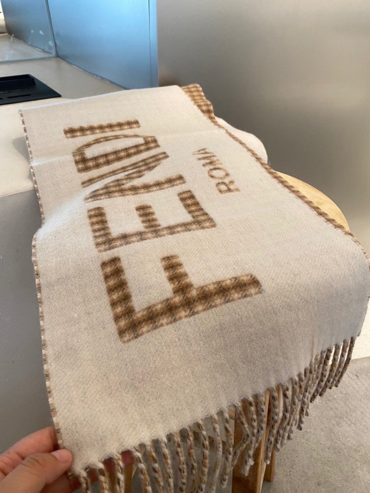 フェンディマフラーコピー 男女兼用  大人気2023新品  FENDI フェンディマフラー0037