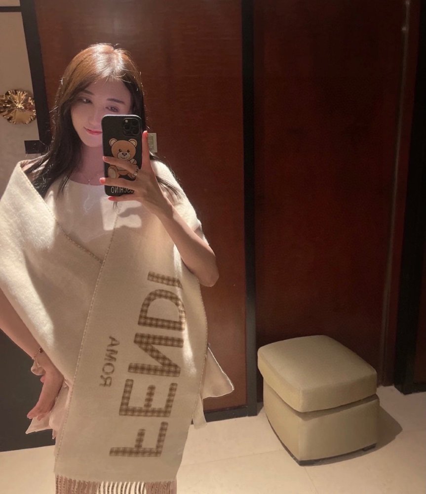 フェンディマフラーコピー 男女兼用  大人気2023新品  FENDI フェンディマフラー0037