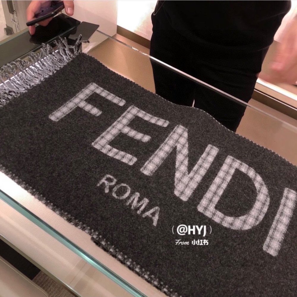 フェンディマフラーコピー 男女兼用  大人気2023新品  FENDI フェンディマフラー0036