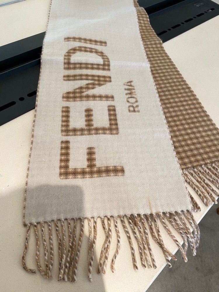 フェンディマフラーコピー 男女兼用  大人気2023新品  FENDI フェンディマフラー0037