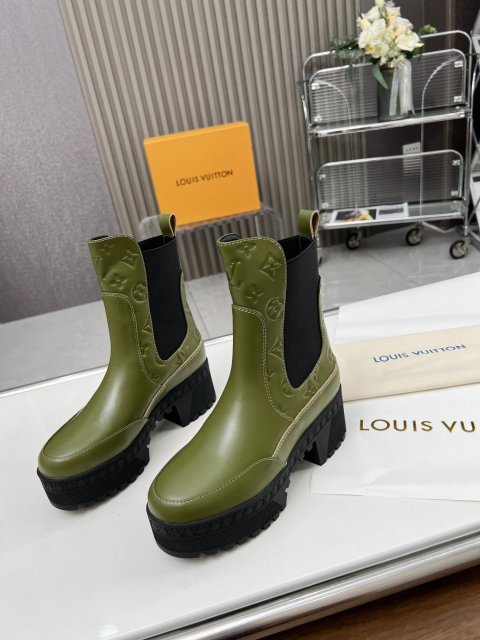 ルイヴィトン靴コピー   定番人気2023新品  Louis Vuitton ルイヴィトン靴0447