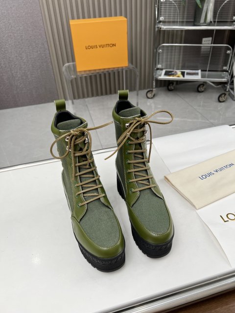 ルイヴィトン靴コピー   定番人気2023新品  Louis Vuitton ルイヴィトン靴0453