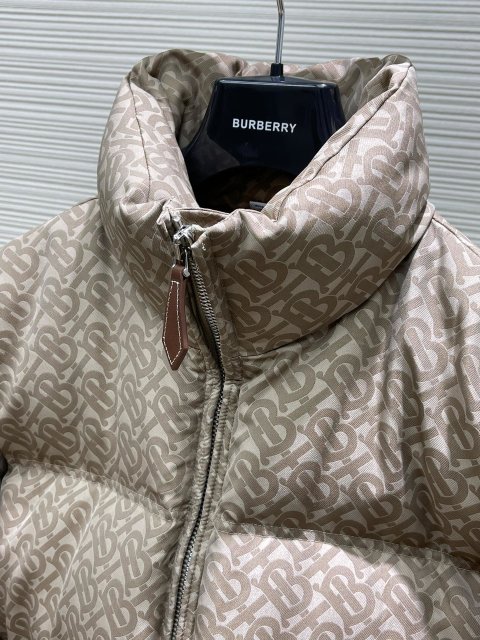 バーバリー服コピー    男女兼用  大人気2023新品 BURBERRY  バーバリー服0067