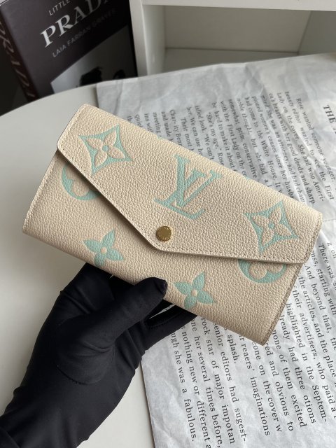 【すぐ届く】ルイヴィトン財布コピー 2024新品大人気NO.1 Louis Vuitton ルイヴィトン財布M69794