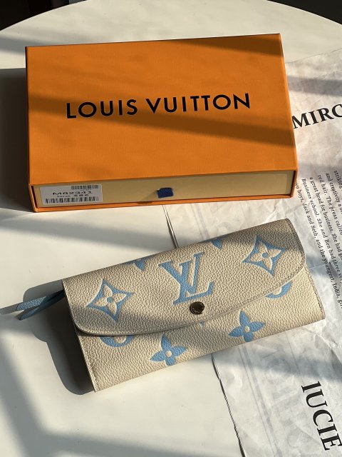 入手困難品！ルイヴィトン財布コピー 2024新品大人気NO.1 Louis Vuitton ルイヴィトン財布M82341