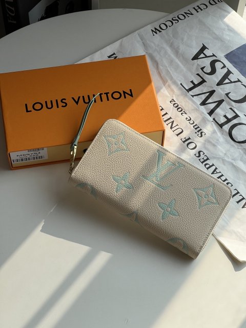 即発送！ルイヴィトン財布コピー 2024新品大人気NO.1 Louis Vuitton ルイヴィトン財布M69794
