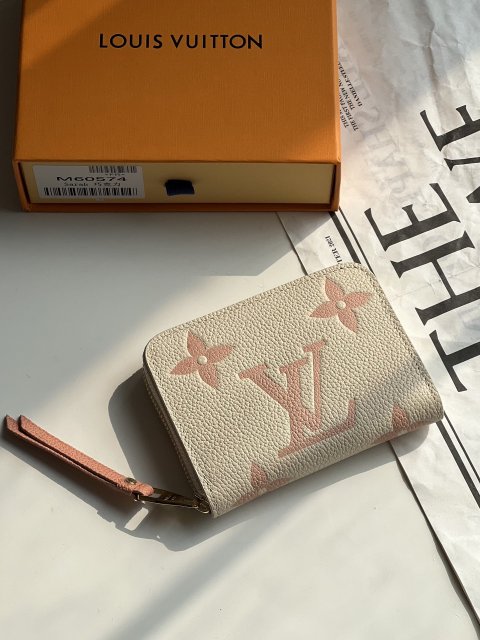 注目アイテム！ ルイヴィトン財布コピー 2024新品 Louis Vuitton ルイヴィトン財布M60574