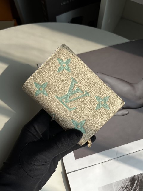 絶対欲しい！！2024新作ルイヴィトン財布コピー  Louis Vuitton ルイヴィトン財布M80151