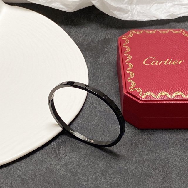 大人気！暖かい♪カルティエアクセサリーコピー   Cartier  カルティエアクセサリー0033