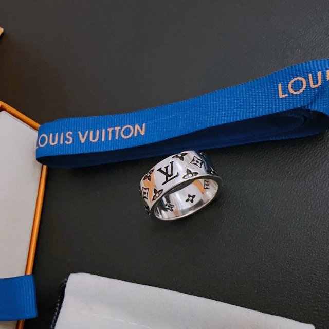 超希少！ルイヴィトンアクセサリーコピー   Louis Vuitton ルイヴィトンアクセサリー0123