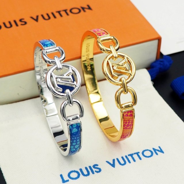 最安値挑戦  ルイヴィトンアクセサリーコピー    Louis Vuitton ルイヴィトンアクセサリー0146