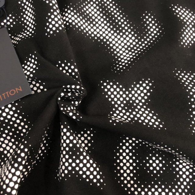 一目惚れ♪ 男女兼用 ルイヴィトン服コピー  Tシャツ   Louis Vuitton ルイヴィトン服0182