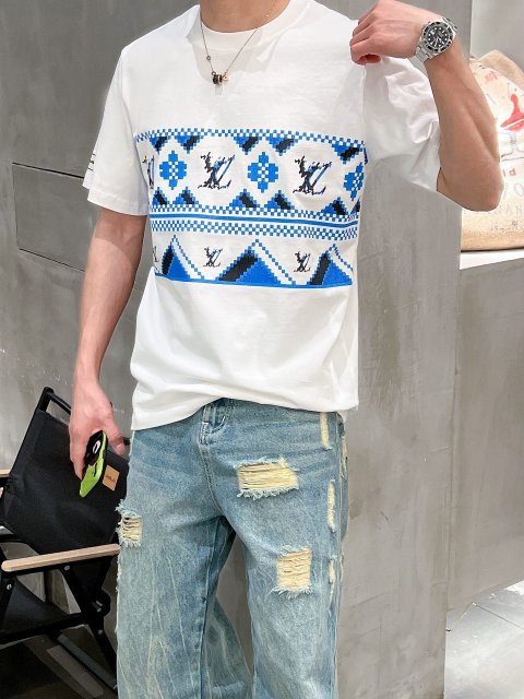 使い勝手良し♪ルイヴィトン服コピー  Tシャツ   Louis Vuitton ルイヴィトン服0189