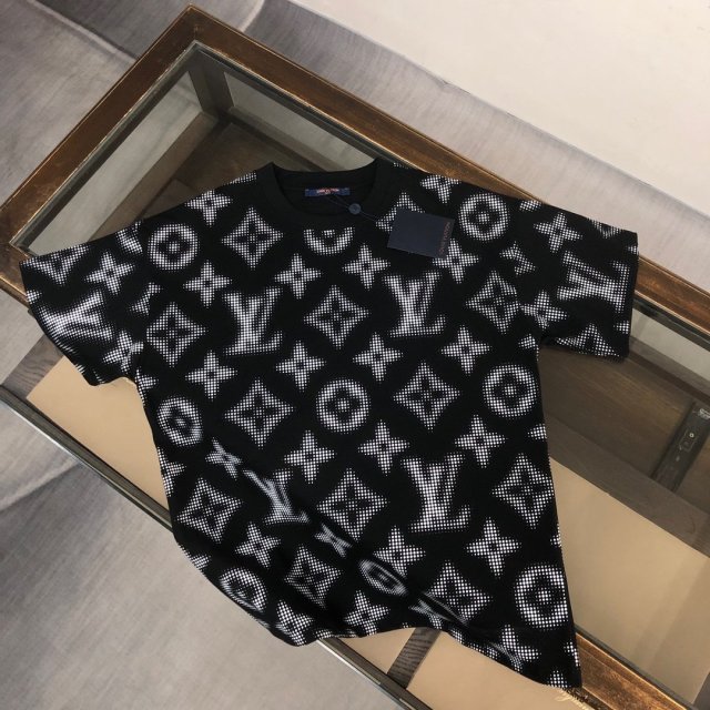 一目惚れ♪ 男女兼用 ルイヴィトン服コピー  Tシャツ   Louis Vuitton ルイヴィトン服0182