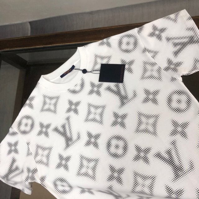 一目惚れ♪ 男女兼用 ルイヴィトン服コピー  Tシャツ   Louis Vuitton ルイヴィトン服0183