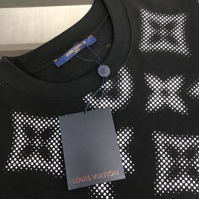 一目惚れ♪ 男女兼用 ルイヴィトン服コピー  Tシャツ   Louis Vuitton ルイヴィトン服0182