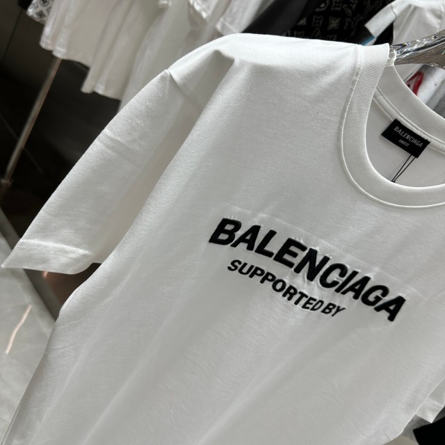 完売必至 ★ 男女兼用 バレンシアガ服コピー 2色   BALENCIAGA バレンシアガ服0100