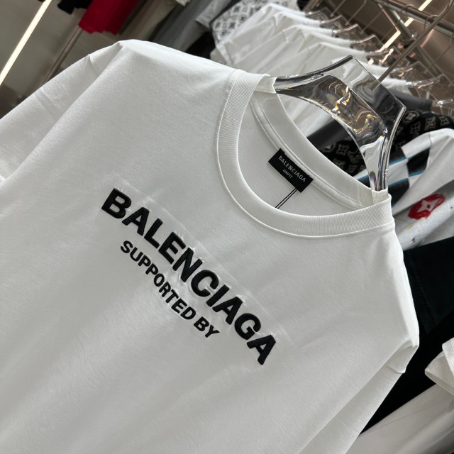 完売必至 ★ 男女兼用 バレンシアガ服コピー 2色   BALENCIAGA バレンシアガ服0100