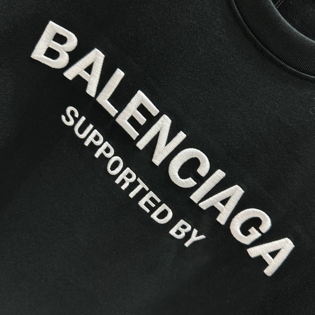 完売必至 ★ 男女兼用 バレンシアガ服コピー 2色   BALENCIAGA バレンシアガ服0100