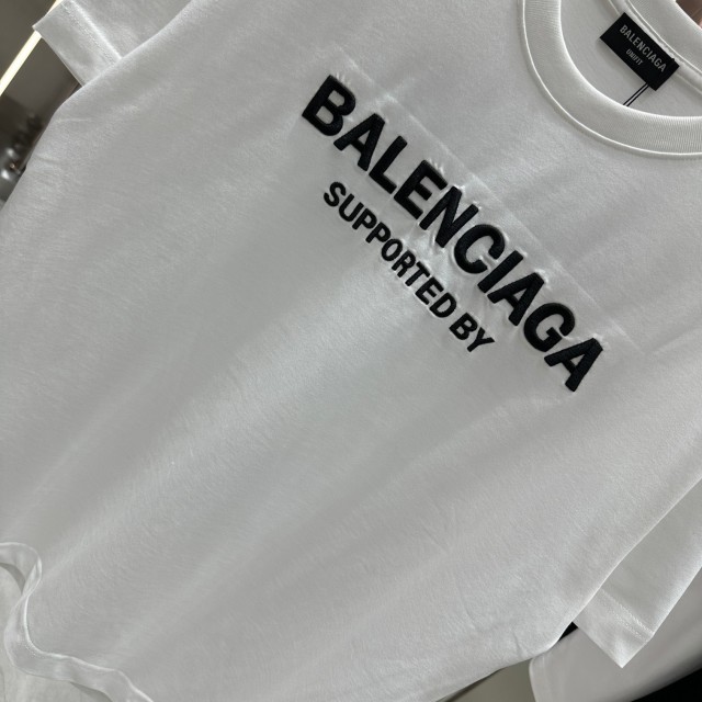 完売必至 ★ 男女兼用 バレンシアガ服コピー 2色   BALENCIAGA バレンシアガ服0100