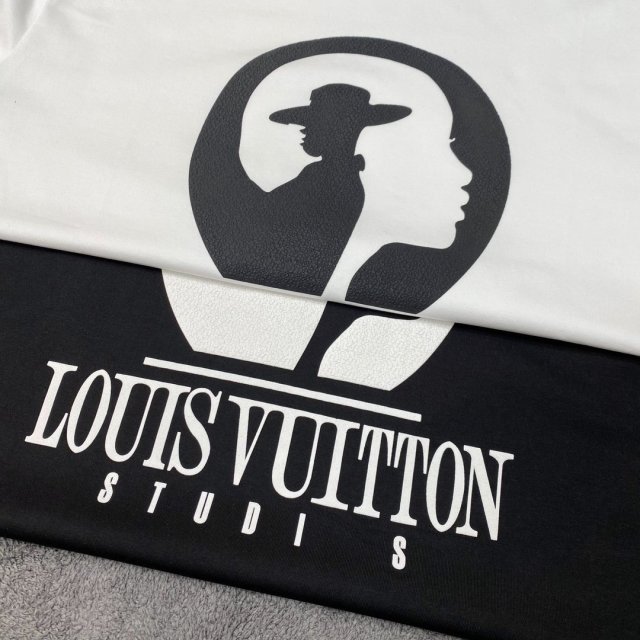 注目度抜群！ルイヴィトン服コピー 2色  Tシャツ   Louis Vuitton ルイヴィトン服0206