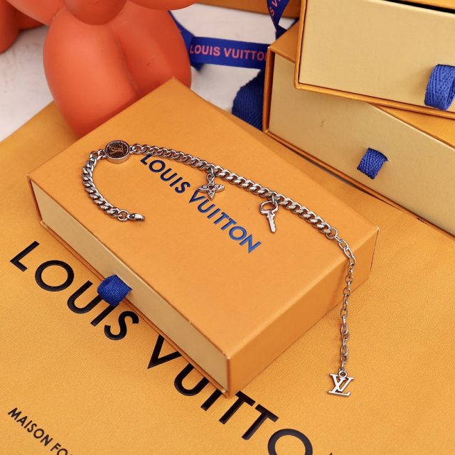 人気急上昇  ルイヴィトンアクセサリーコピー  Louis Vuitton ルイヴィトンアクセサリー0156