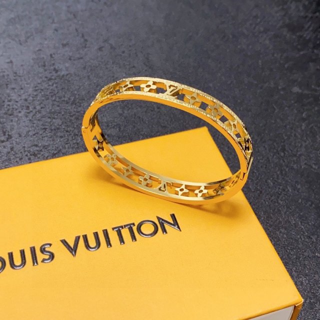一目惚れ★ルイヴィトンアクセサリーコピー  Louis Vuitton ルイヴィトンアクセサリー0152