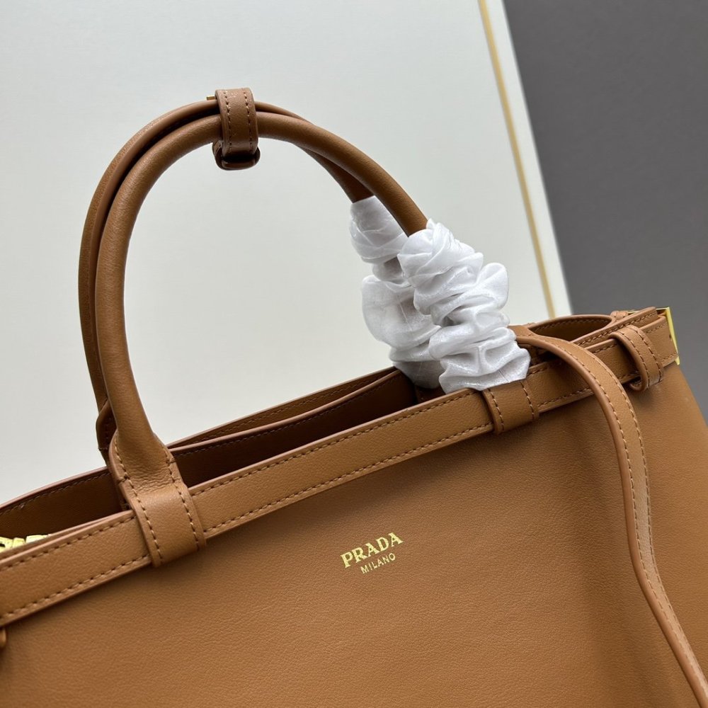 注目アイテム★プラダバッグコピー 2色  PRADA  プラダバッグ00274  1BA417