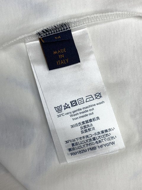 ★日本!!人気！ルイヴィトン服コピー 2色  Tシャツ   Louis Vuitton ルイヴィトン服0211