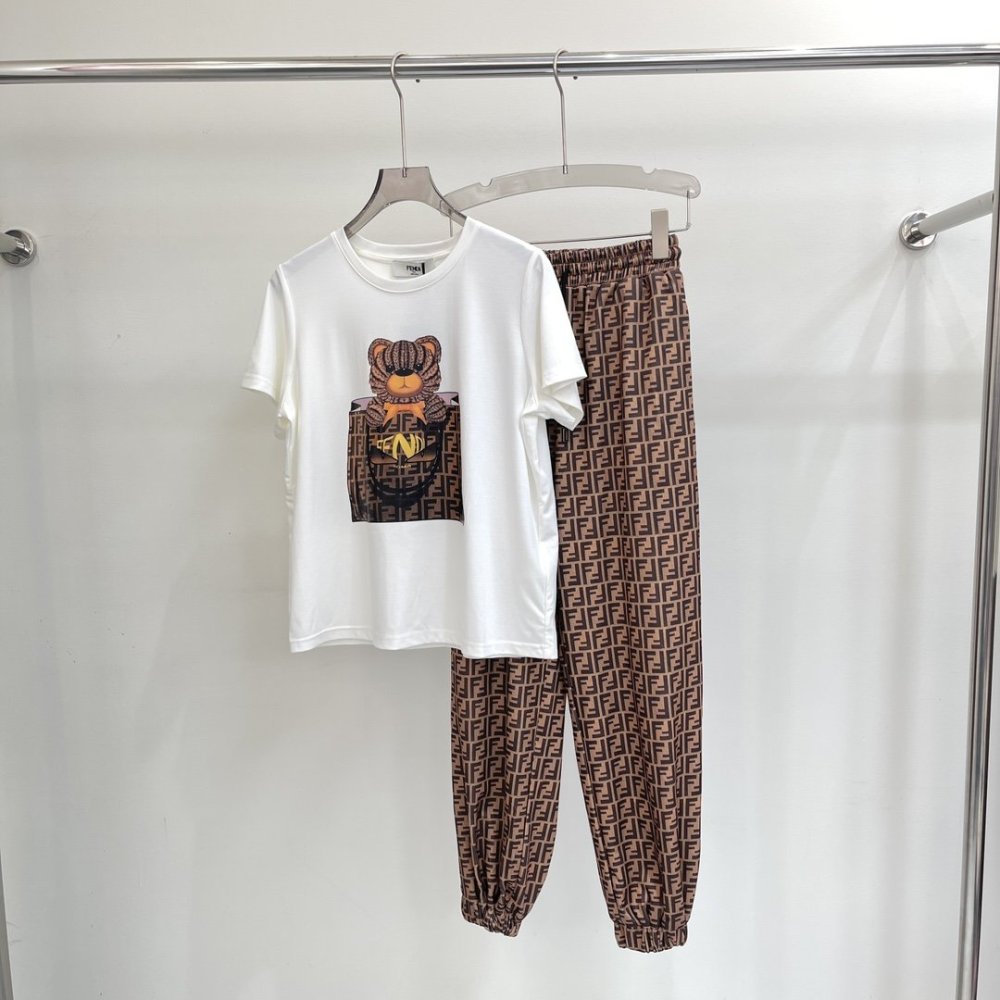 ☆超人気☆ フェンディ服コピー 2色  FENDI  フェンディ服0063
