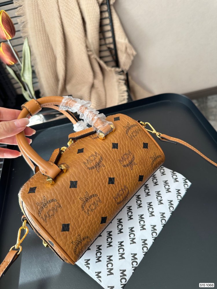 最安値挑戦   MCMバッグコピー   MCM  3色  MCMバッグ0010