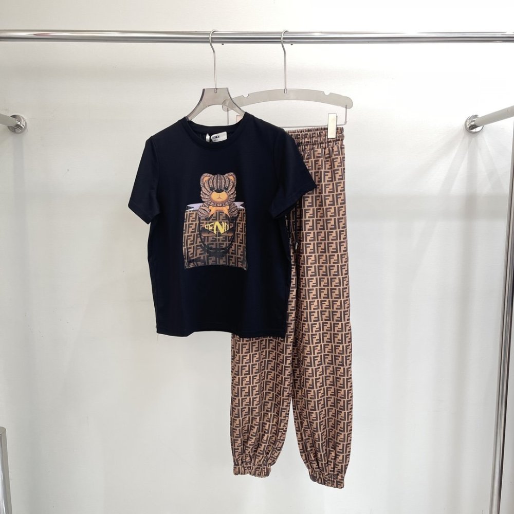 ☆超人気☆ フェンディ服コピー 2色  FENDI  フェンディ服0063