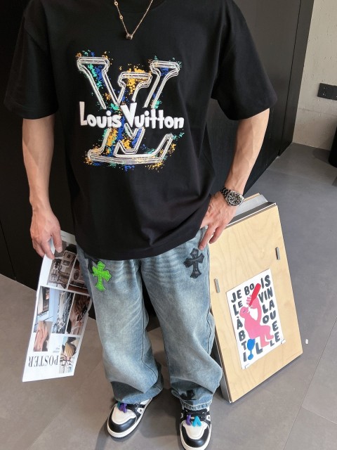 入手困難品！ルイヴィトン服コピー  男女兼用  2色  Tシャツ   Louis Vuitton ルイヴィトン服0213