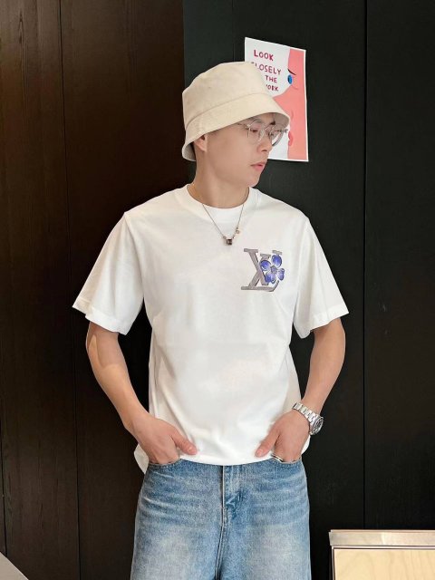 大人気！暖かい★ルイヴィトン服コピー 2色  Tシャツ   Louis Vuitton ルイヴィトン服0212