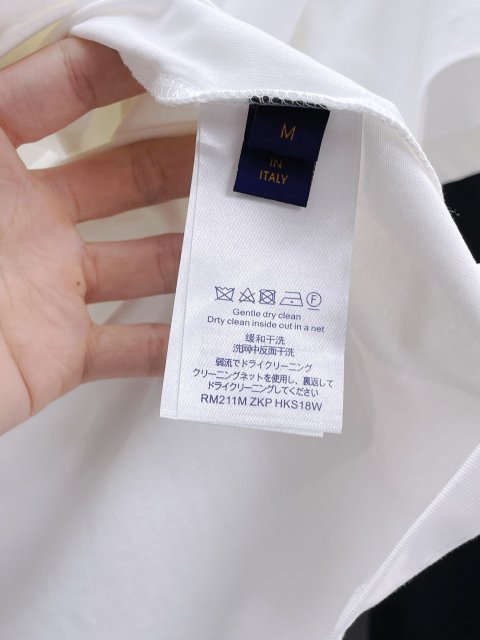 《人気★》  ルイヴィトン服コピー   2色  Tシャツ   Louis Vuitton ルイヴィトン服0218