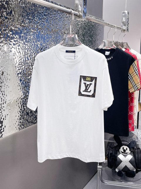 送料込  ルイヴィトン服コピー   2色  Tシャツ   Louis Vuitton ルイヴィトン服0223