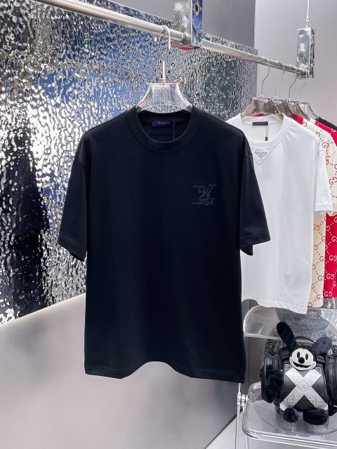 一目惚れ★ ルイヴィトン服コピー   2色  Tシャツ   Louis Vuitton ルイヴィトン服0222