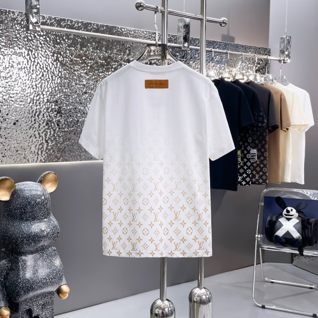 【限定カラー】  ルイヴィトン服コピー   3色  Tシャツ   Louis Vuitton ルイヴィトン服0224