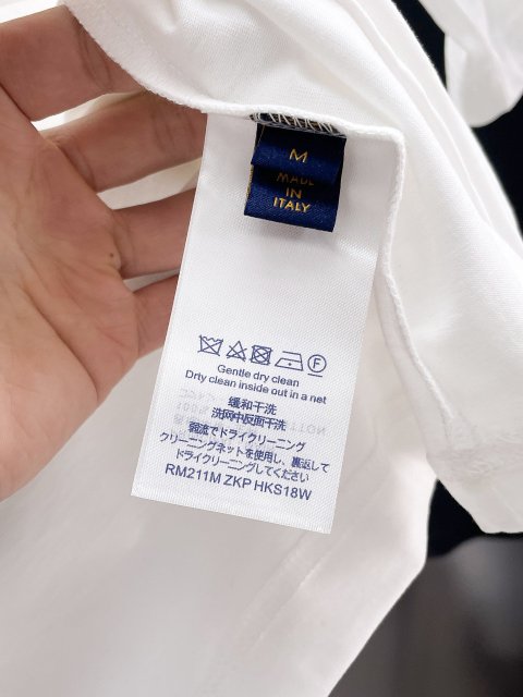 完売必至 ★ ルイヴィトン服コピー   2色  Tシャツ   Louis Vuitton ルイヴィトン服0221