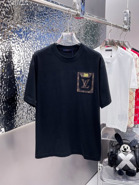 送料込  ルイヴィトン服コピー   2色  Tシャツ   Louis Vuitton ルイヴィトン服0223