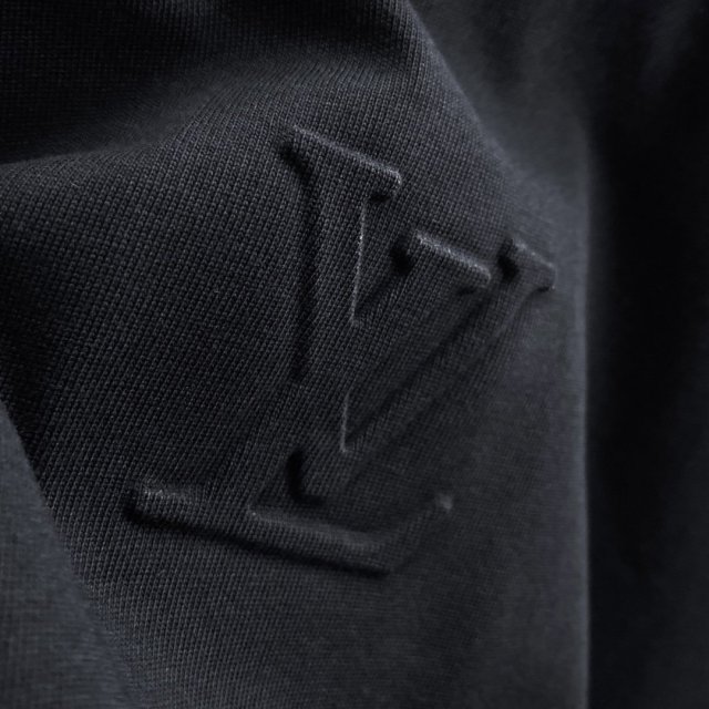 【日本未発売】 ルイヴィトン服コピー   4色  Tシャツ   Louis Vuitton ルイヴィトン服0225